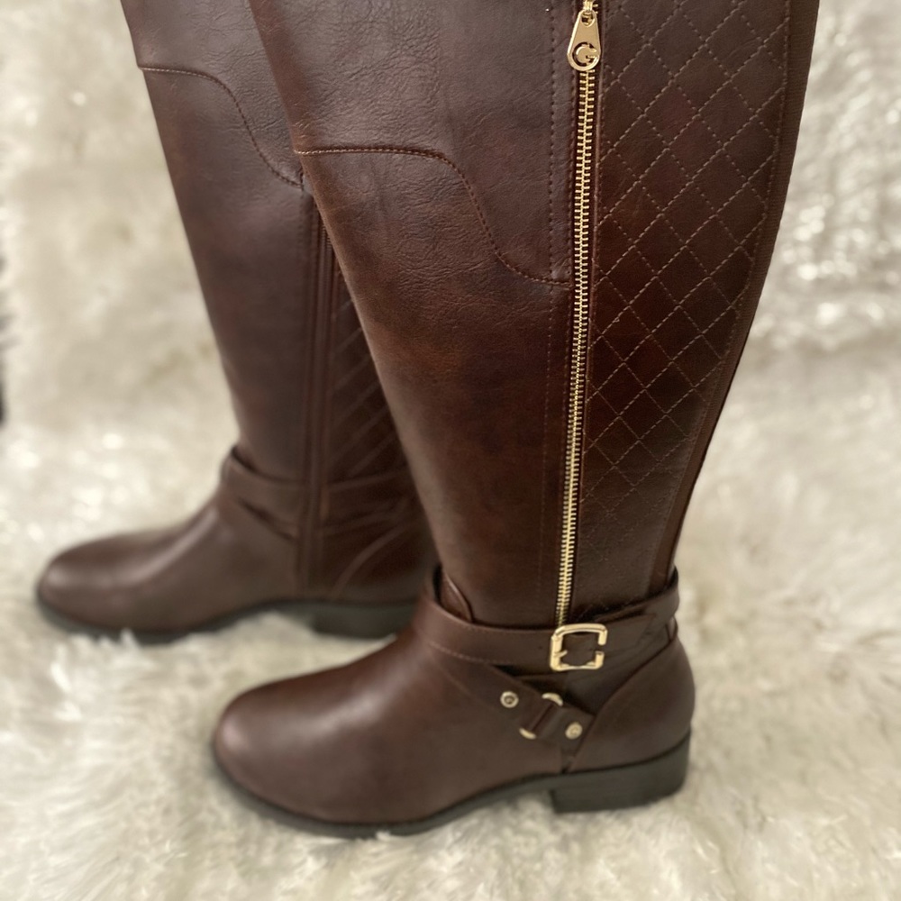 Boots - Picture 3 of 4